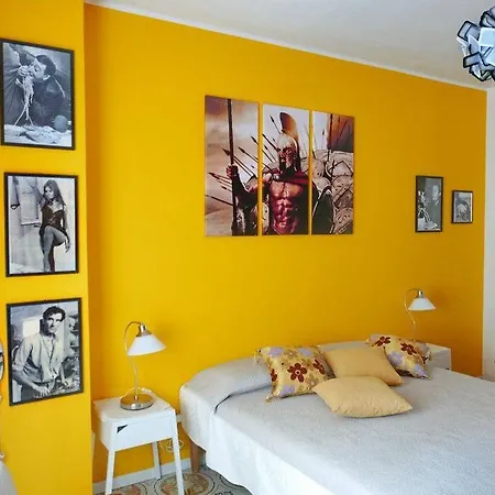 לינה וארוחת בוקר I Art קליארי