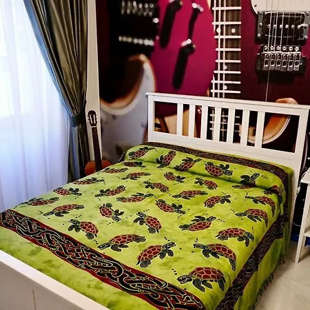 I Art לינה וארוחת בוקר 4*